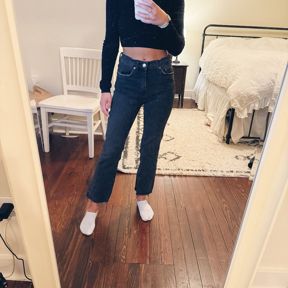 Zara Mid Rise Cropped Jeans